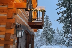dovetail-log-house-where-you-can-stay-in-leavenworth.pacificcrestcabin02