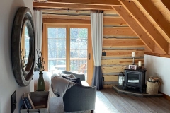 dovetail-log-house-where-you-can-stay-in-leavenworth.pacificcrestcabin05