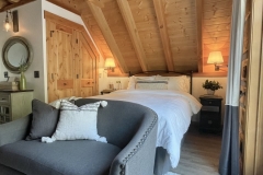 dovetail-log-house-where-you-can-stay-in-leavenworth.pacificcrestcabin10