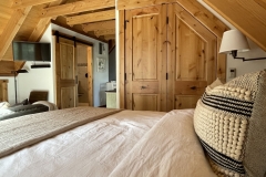 dovetail-log-house-where-you-can-stay-in-leavenworth.pacificcrestcabin11