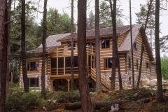 mally-cabin-in-lake-me_01